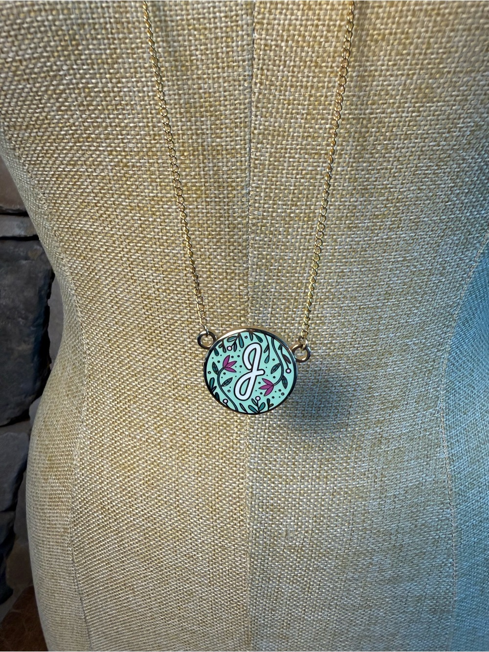 New🌟”J” Anthropologie-Gold and Pink Pendant Necklace